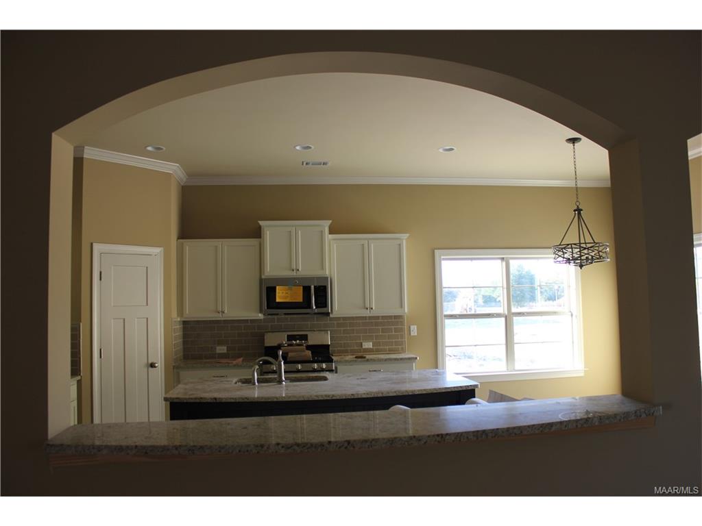 7955 Oak Crest Place, Montgomery, AL 36116