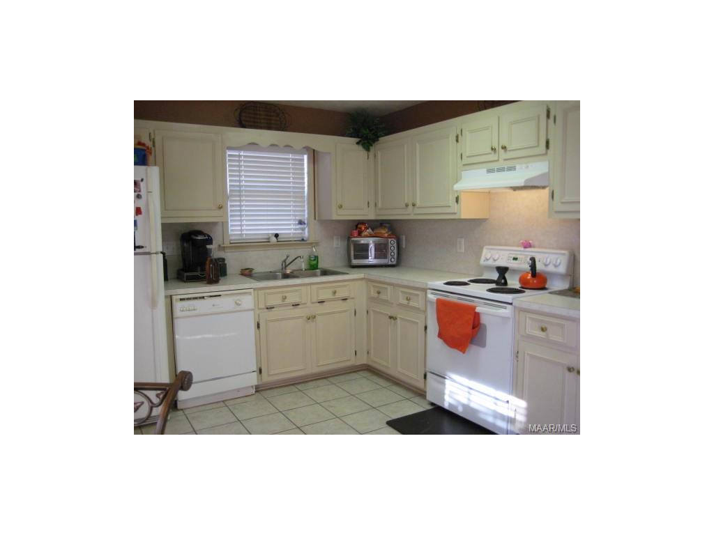7157 EASTERN SHORE Road, Montgomery, AL 36117