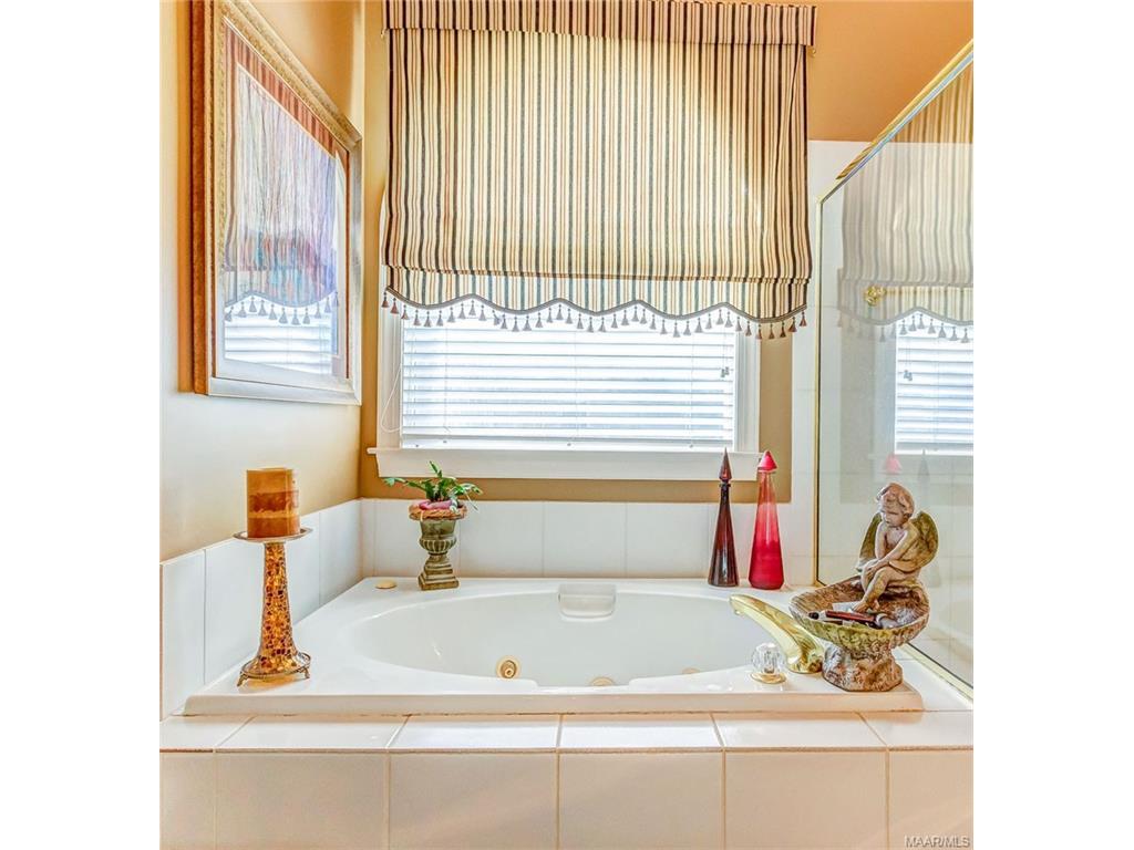 625 TOWNE LAKE Drive, Montgomery, AL 36117