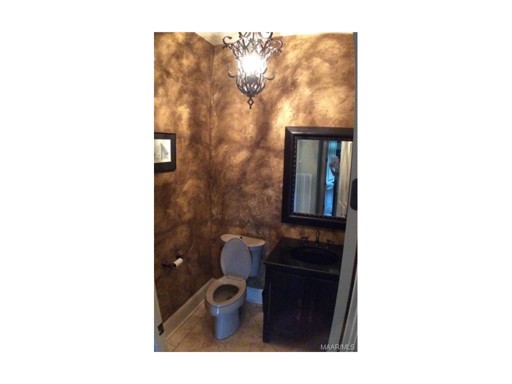 1524 OLD PARK Row, Montgomery, AL 36117