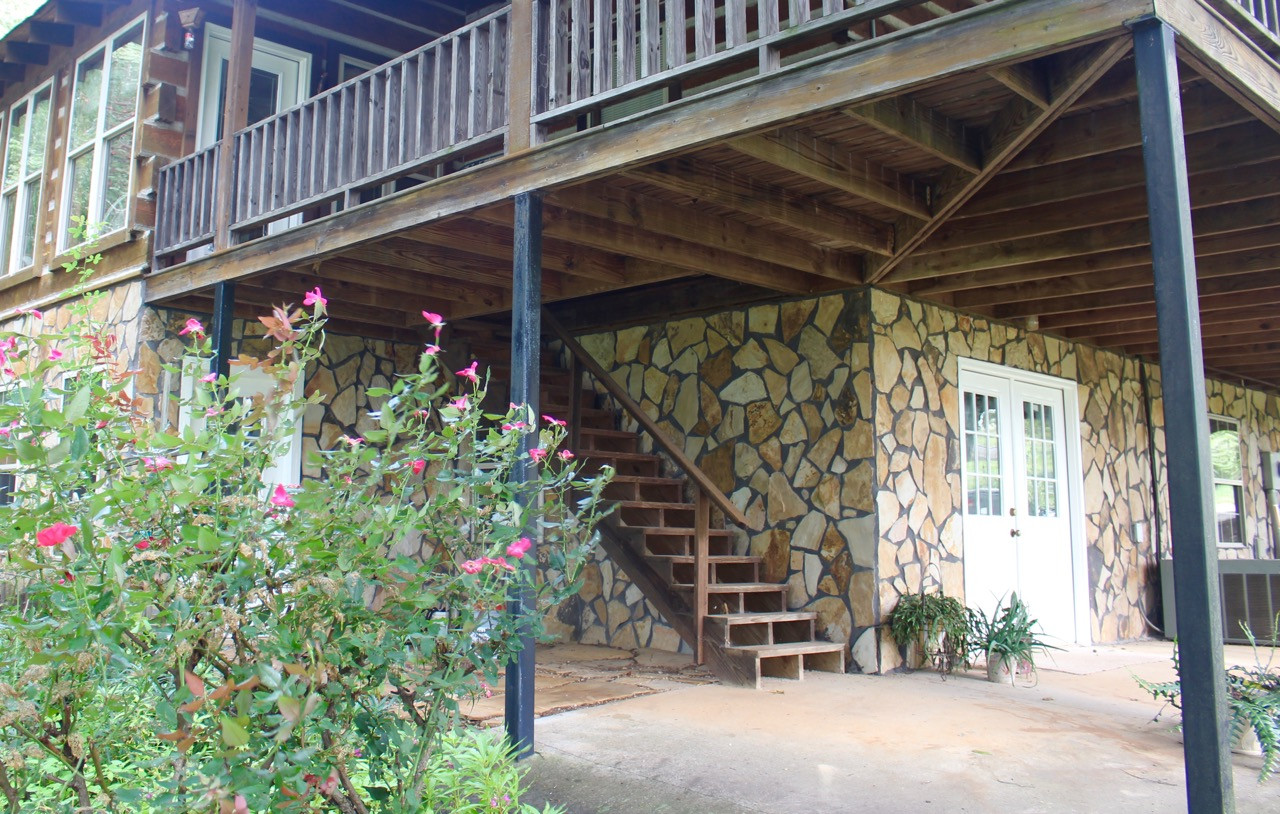 12394 Co Rd 65, Roanoke, AL 36274
