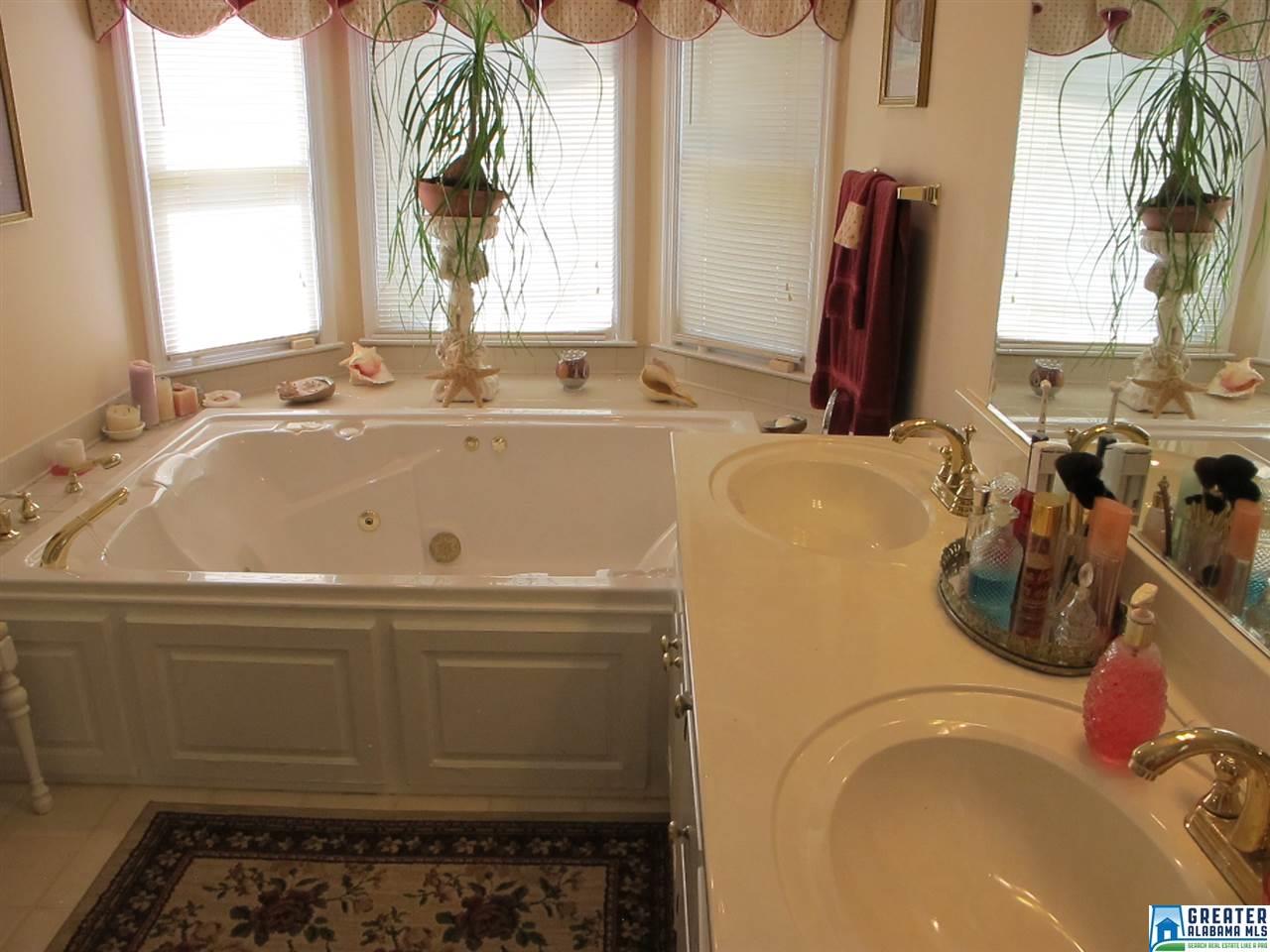 329 TWIN OAKS DR, Wedowee, AL 36278