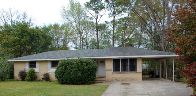 1112 Valley Forge Rd, Dothan, AL 36301
