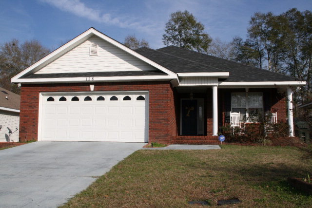 128 Elmwood Dr, Dothan, AL 36303