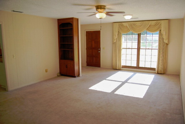 106 Longleaf Dr, Dothan, AL 36303