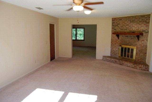 106 Longleaf Dr, Dothan, AL 36303