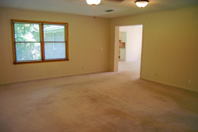 106 Longleaf Dr, Dothan, AL 36303
