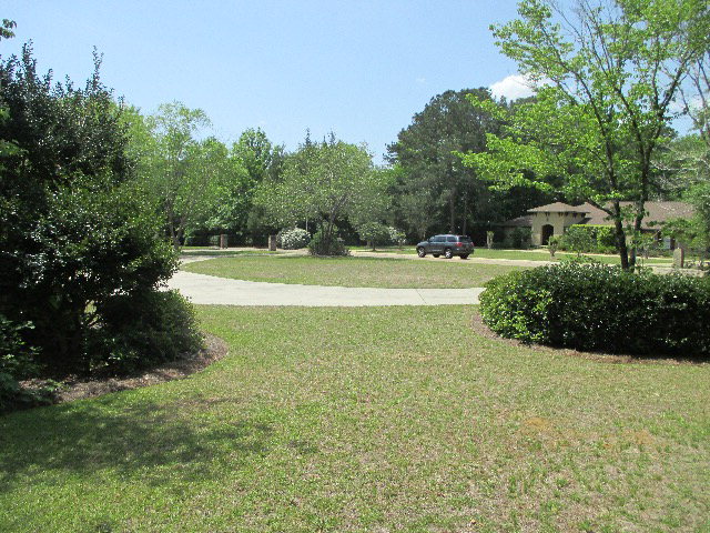 13 Twin Oaks Lane, Dothan, AL 36303