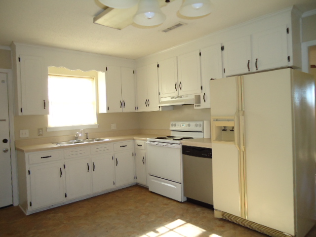 759 Hinson Road, Dothan, AL 36305