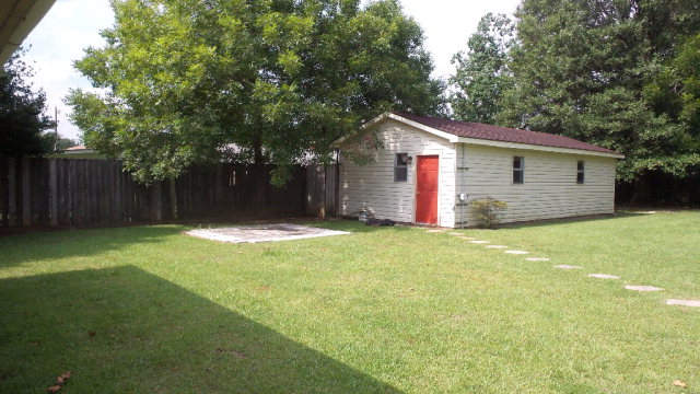 614 McRae Street, Atmore, AL 36502