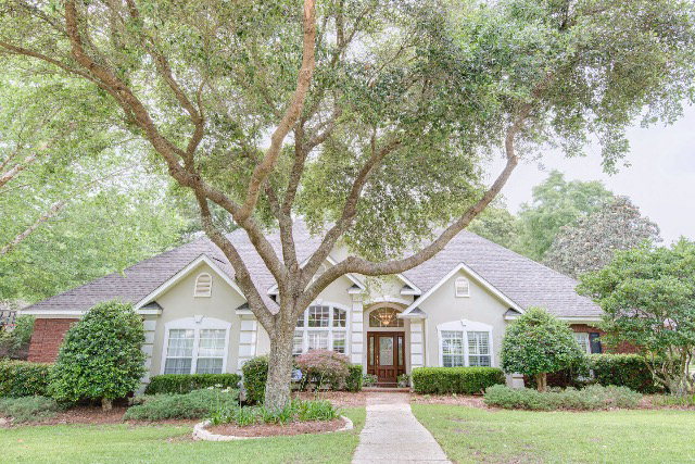 115 Easton Cir., Fairhope, AL 36532