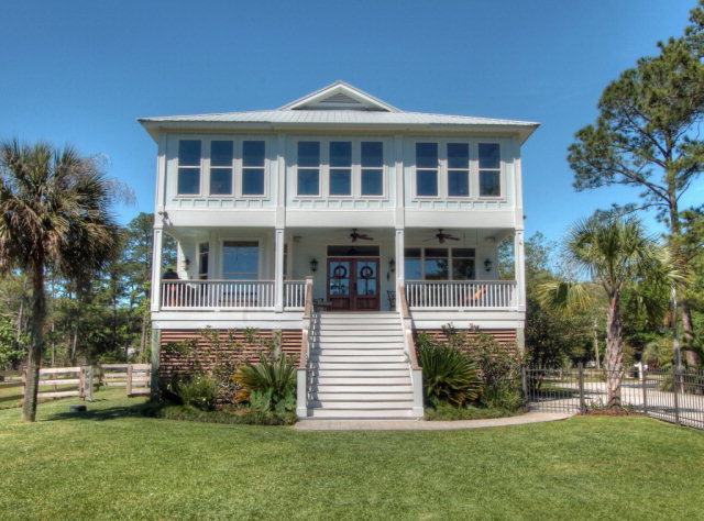 10350 Canal Circle, Fairhope, AL 36532
