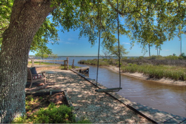10350 Canal Circle, Fairhope, AL 36532