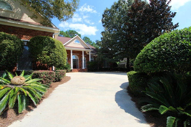 112 Easton Cir., Fairhope, AL 36532
