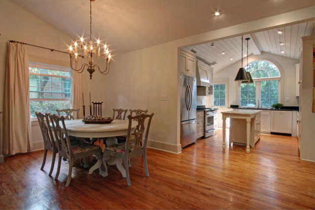 206 Pier Avenue, Fairhope, AL 36532