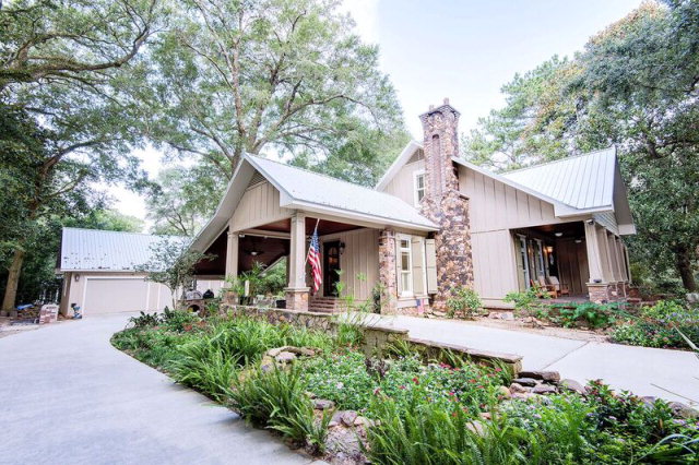 210 Pier Avenue, Fairhope, AL 36532