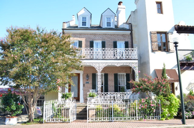 303 De La Mare Avenue, Fairhope, AL 36532