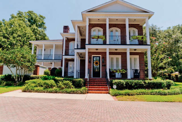 2 Moss Oak Court, Fairhope, AL 36532
