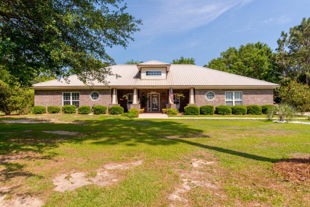8472 Pinewood Dr, Foley, AL 36535