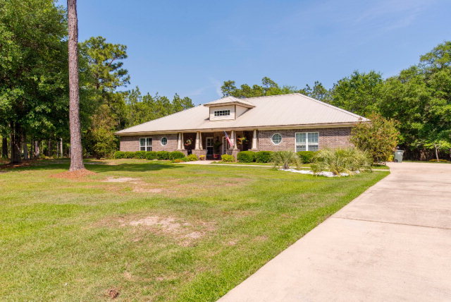 8472 Pinewood Dr, Foley, AL 36535
