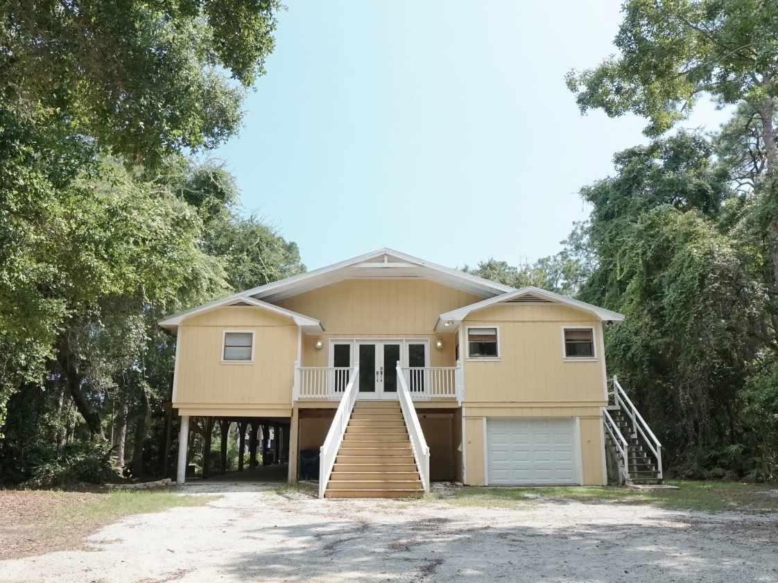 18138 FORT MORGAN RD, Gulf Shores, AL 36542