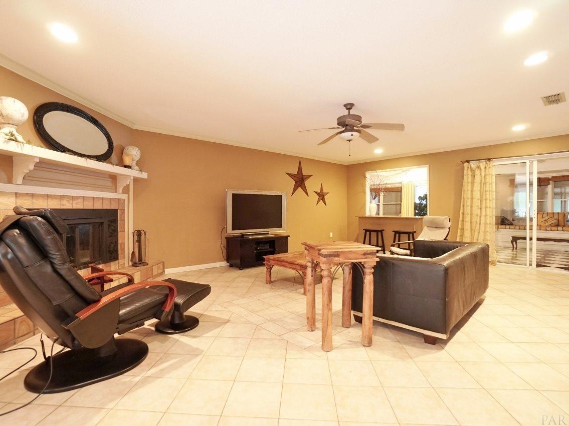 18138 FORT MORGAN RD, Gulf Shores, AL 36542