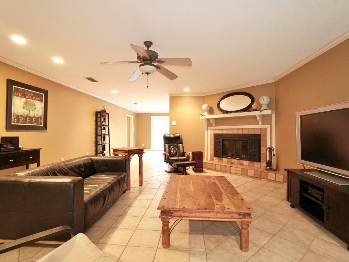 18138 FORT MORGAN RD, Gulf Shores, AL 36542