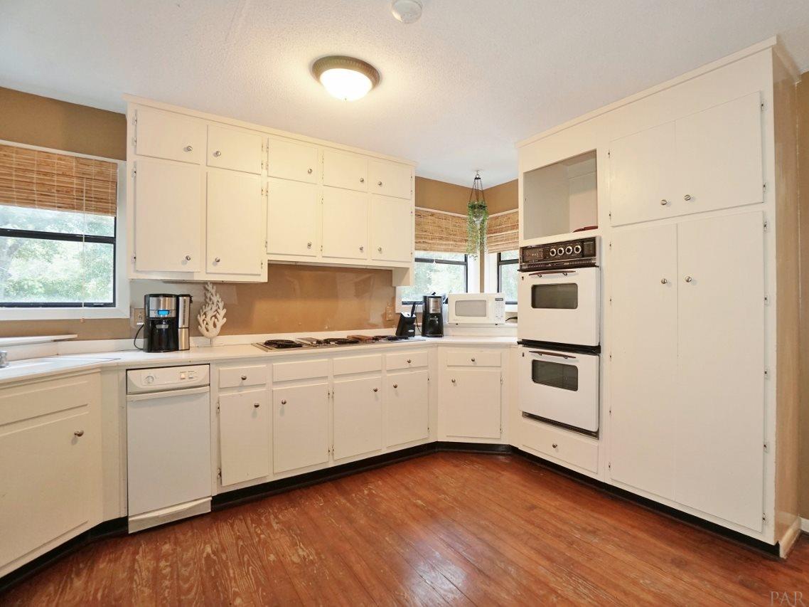 18138 FORT MORGAN RD, Gulf Shores, AL 36542