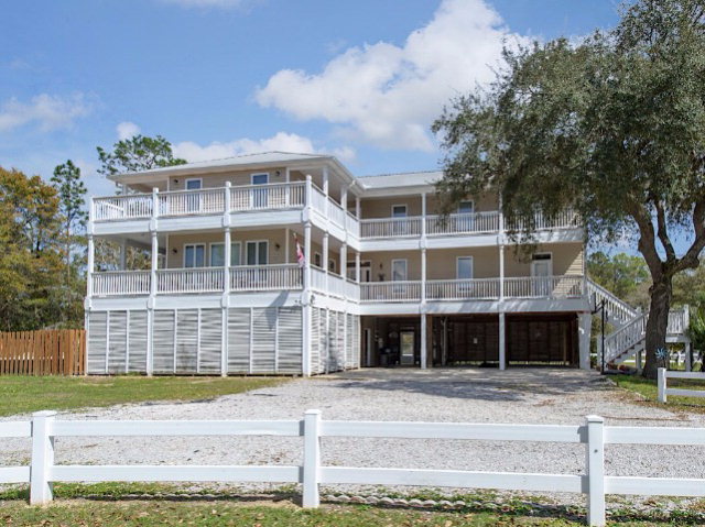 18725 Pine Acres Rd, Gulf Shores, AL 36542
