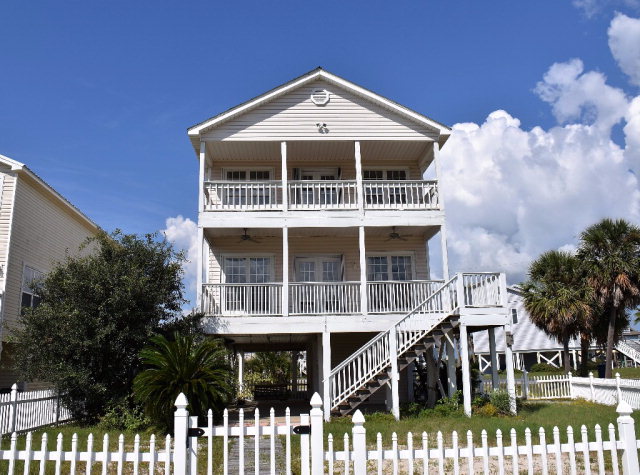 214 Shoreland Cir, Gulf Shores, AL 36542