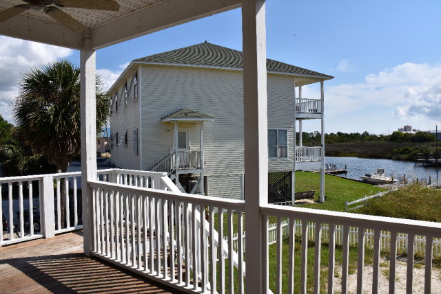 214 Shoreland Cir, Gulf Shores, AL 36542