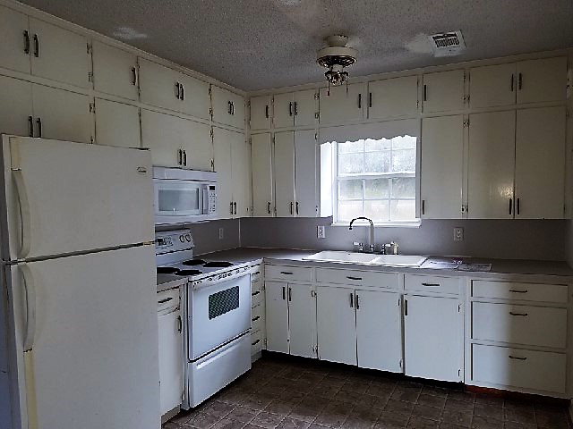 13209 6th Street, Lillian, AL 36549