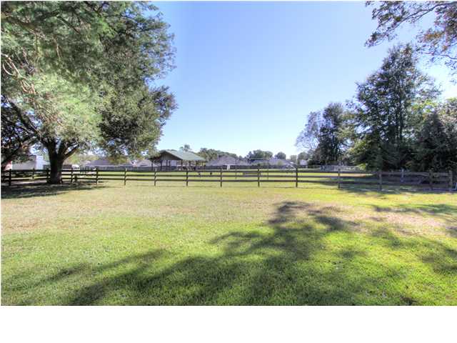 16201 Zenith Dr, Loxley, AL 36551