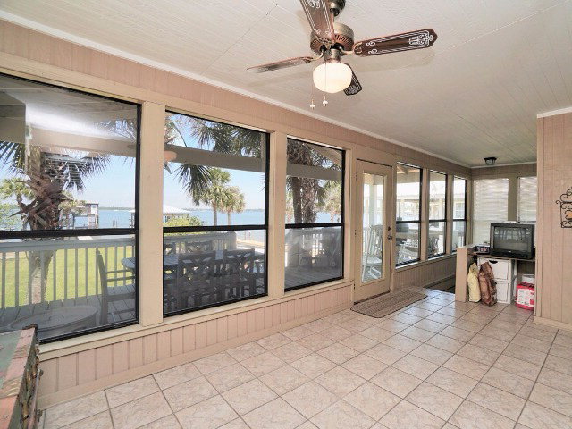 5348 Palmetto Dr, Orange Beach, AL 36561