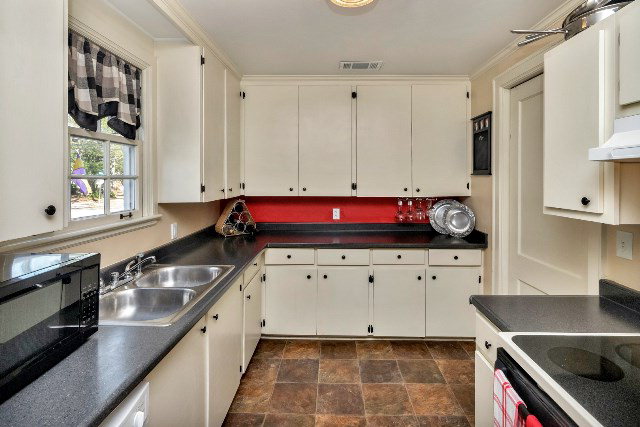 102 Lafayette Street, Mobile, AL 36604
