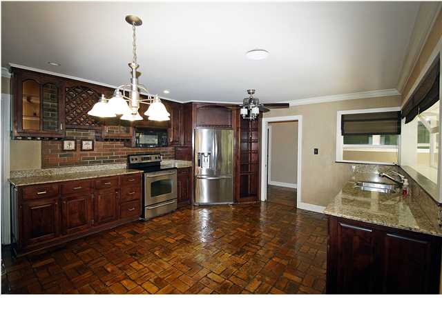 2050POINT LEGERE RD, Mobile, AL 36605
