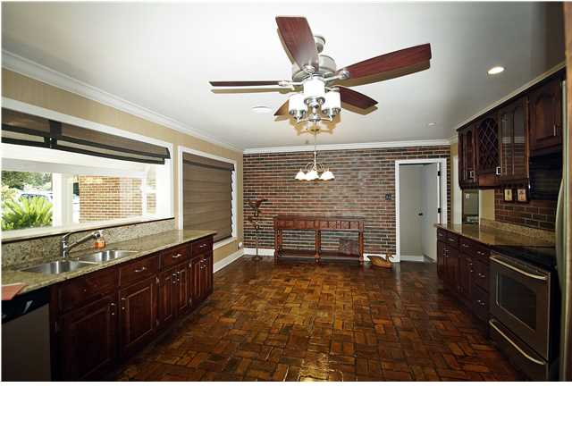 2050POINT LEGERE RD, Mobile, AL 36605