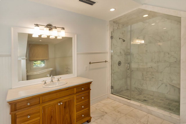 111 Myrtlewood Ln, Mobile, AL 36608