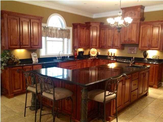 8781THREE NOTCH RD, Mobile, AL 36619