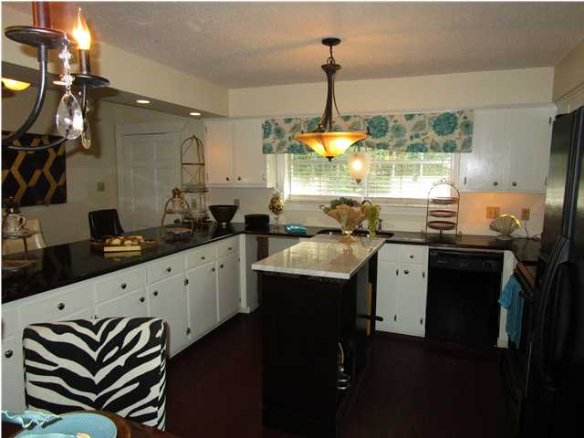 2416WEST RD, Mobile, AL 36693