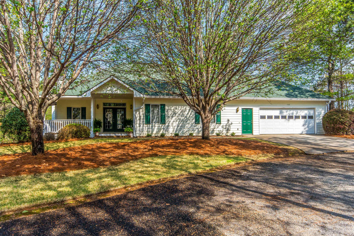 160 Hawks Pt, Dadeville, AL 36853