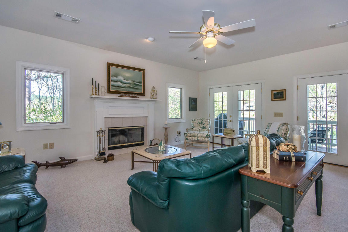 160 Hawks Pt, Dadeville, AL 36853