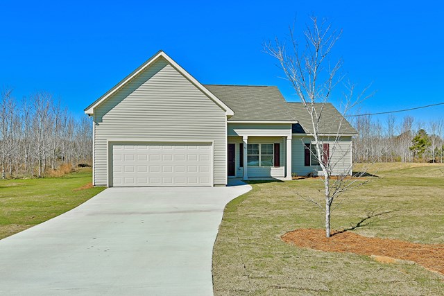 44 Churchill Dr, Fort Mitchell, AL 36856