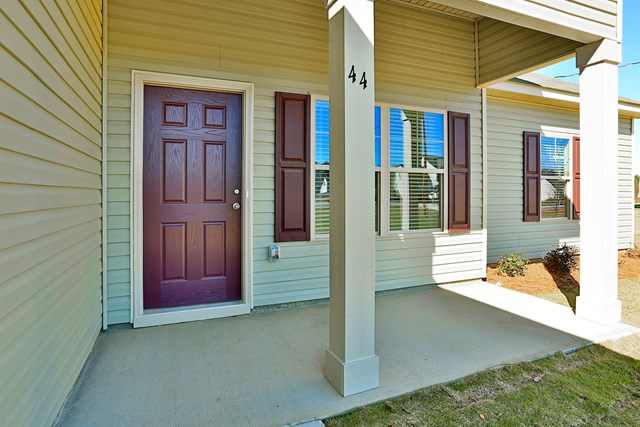 44 Churchill Dr, Fort Mitchell, AL 36856