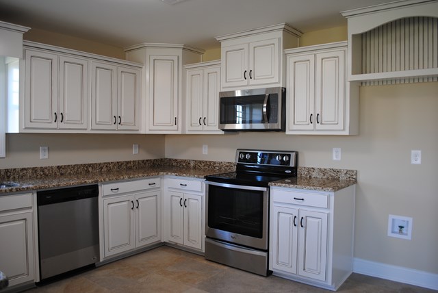 2 Wheatland Ct, Fort Mitchell, AL 36856