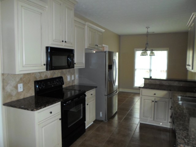 23 LEE RD 2123, Phenix City, AL 36867