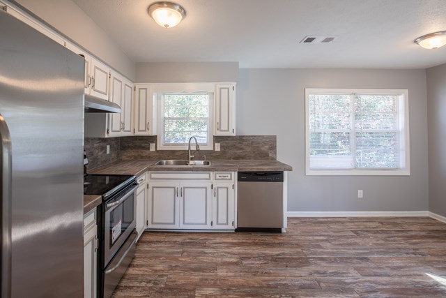 1920 KIMBERLY DR, Phenix City, AL 36867