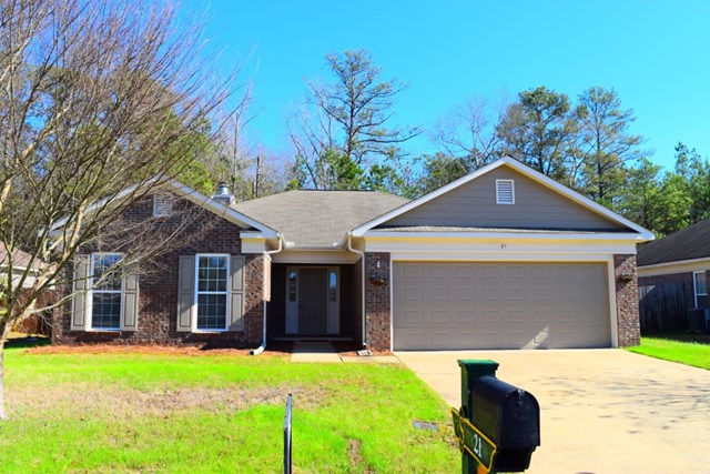 21 Devonshire Dr, Phenix City, AL 36870