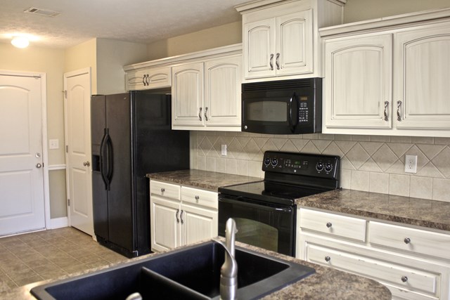 2 LEE RD 2144, Phenix City, AL 36870