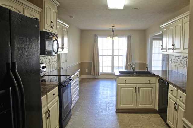 2 LEE RD 2144, Phenix City, AL 36870